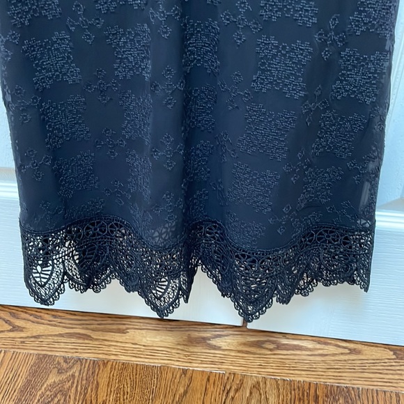 ⭐️Host Pick⭐️ Joie Black Lace Edged Top - Picture 4 of 6